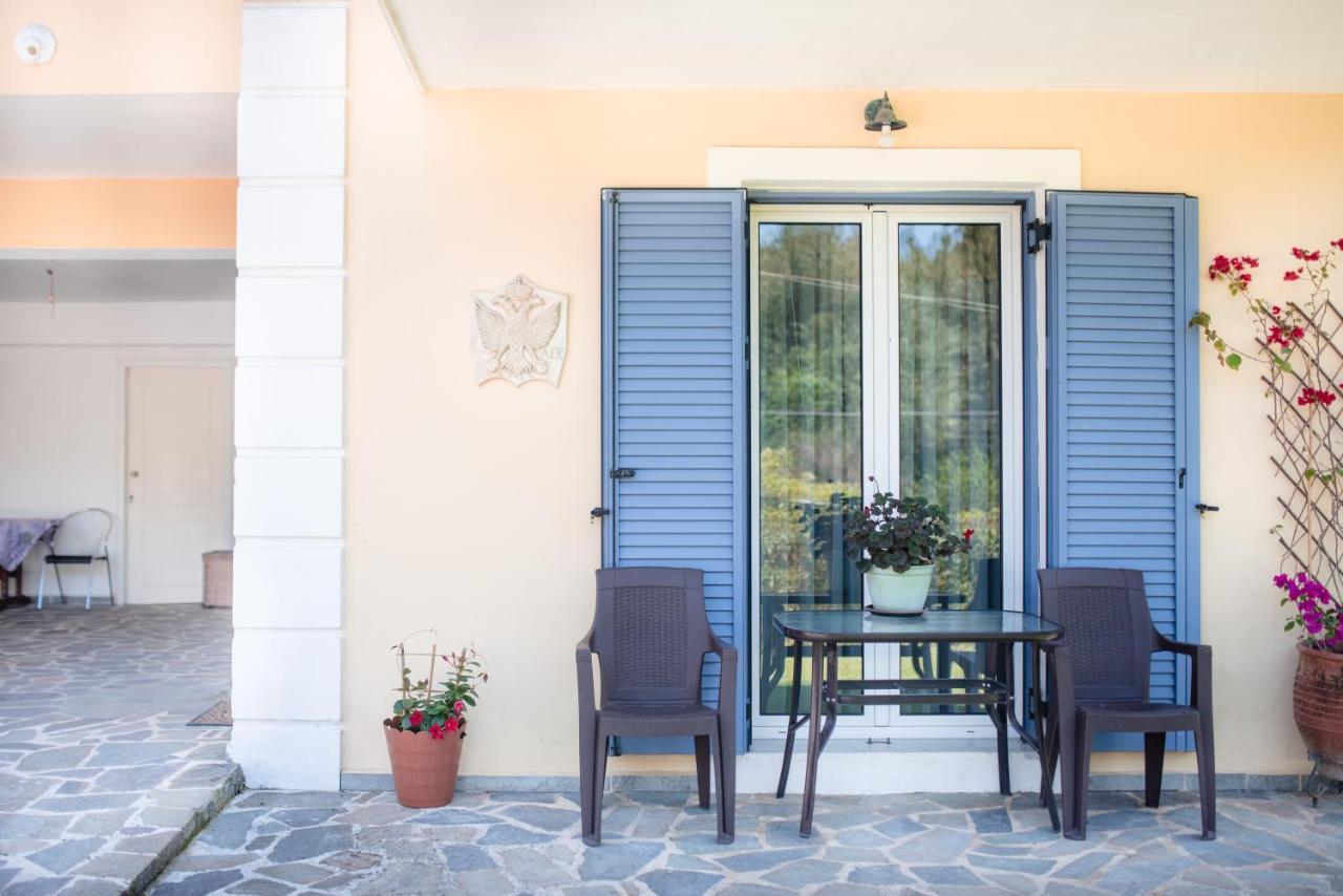 Anna Maria House Apartment Perama  Exterior photo